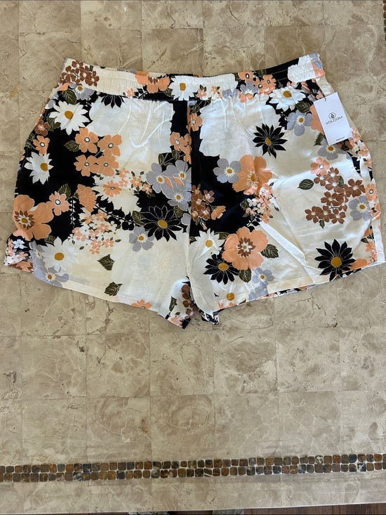 Volcom Pants - NWT Volcom Beach Bandit Shorts Floral Print Women’s Size XL